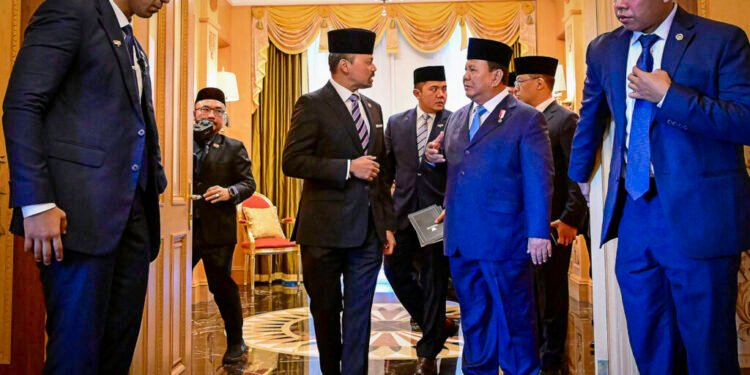 Putra Mahkota Brunei Jemput Langsung Presiden Prabowo Menuju Istana Nurul Iman