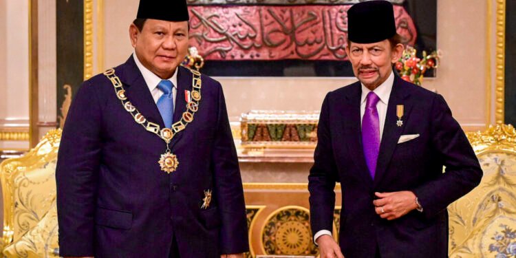 Presiden Prabowo Subianto Terima Bintang Kebesaran Tertinggi Brunei Darussalam dari Sultan Hassanal Bolkiah