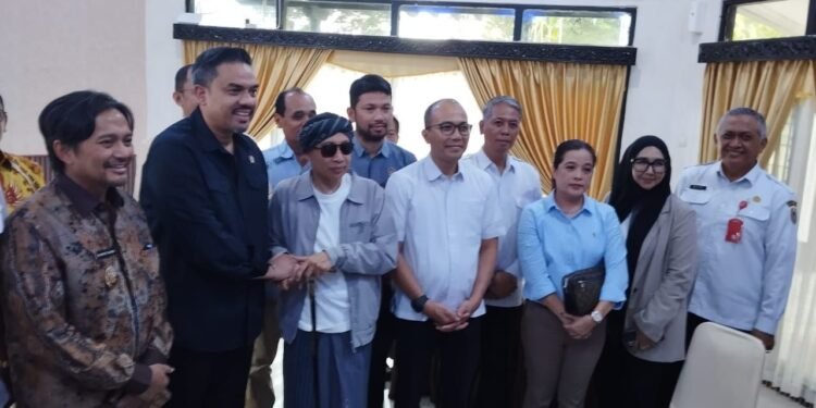 Kepala Dinas Koperasi dan UKM Kalsel Dampingi Menteri UMKM Beri Pembelaan kepada Pelaku UMKM Kalsel