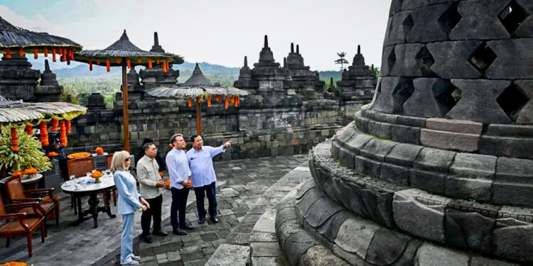 Presiden Macron Kagumi Candi Borobudur: Lambang Keunggulan Manusia dan Inspirasi Dunia