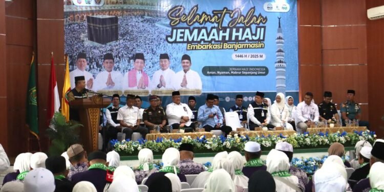 Gubernur Kalsel Lepas Jamaah Haji 2025, Ingatkan Pentingnya Persiapan Fisik dan Mental