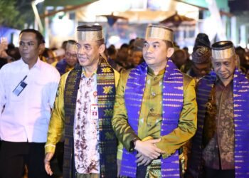 Pesona Budaya Mappanre Ri Tasi’e dan Expo Tanah Bumbu 2025 Resmi Dibuka, Bupati Tanbu: Cermin Kearifan Lokal Masyarakat Pesisir