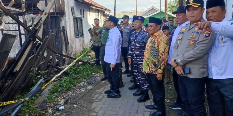 Duka Korban Kebakaran di Simpang Empat, Pemda Tanah Bumbu Turun Langsung Beri Dukungan