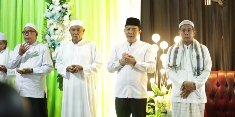Pemkab Tanbu Hadiri Haul ke-8 Al-Ustadz Amiruddin, S.Ag Bin H. Musaid