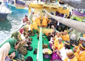 Puncak Pesona Budaya Mappanre Ri Tasi’e, Prosesi Adat Berlangsung Meriah