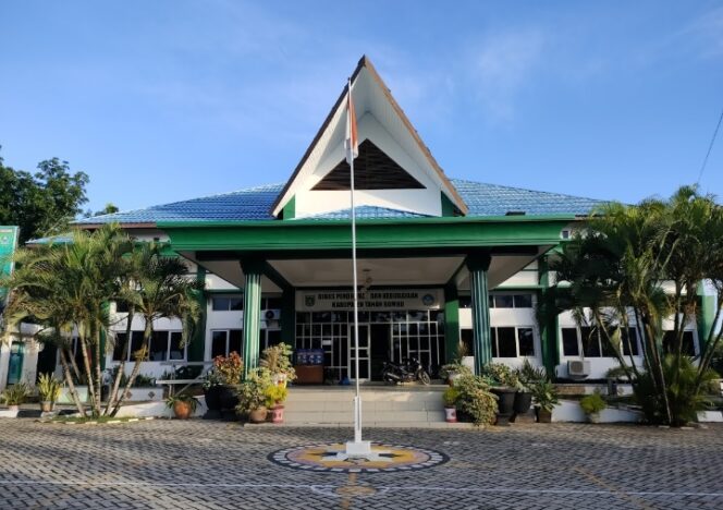 
					Disdik Tanahbumbu Larang Sekolah Jual Seragam Sekolah, Ini Alasannya