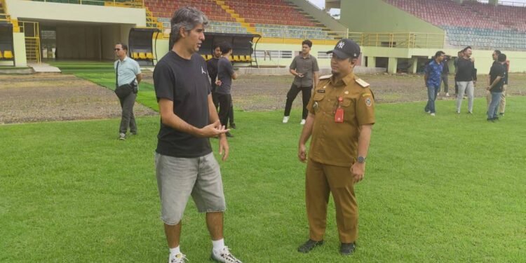 Teco Tinjau Stadion, Kalsel Ngebut Persiapan Jelang Verifikasi Liga 2