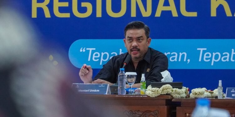 Menteri UMKM Pimpin Rakor Monev Penyaluran KUR 2025 Regional Kalimantan