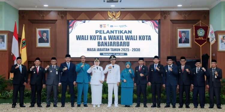 Bupati Andi Rudi Latif Hadiri Pelantikan Walikota dan Wakil Walikota Banjarbaru