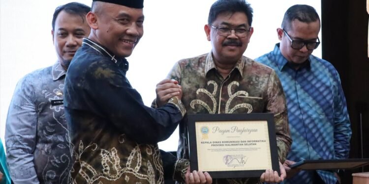 Dinas Kominfo Kalsel Raih Penghargaan Sebagai Partisipasi Upaya P4GN di Kalsel