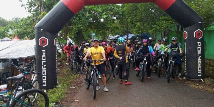 Peringati Hari Lahir Pancasila, Dispora Kalsel Bersama Komunitas Sepeda WEKB Gelar Gowes Ngedan