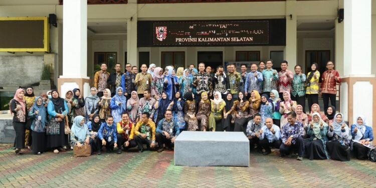 Perkuat Solidaritas Menyongsong Indonesia Maju 2045, Disdikbud Kalsel Gelar Apel Peringatan Harganas Ke-32