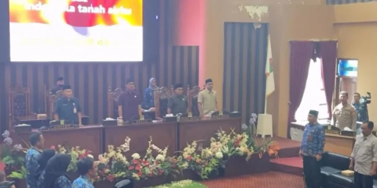 Pemkab Tanah Bumbu Sampaikan Tanggapan Atas Pemandangan Umum Seluruh Fraksi
