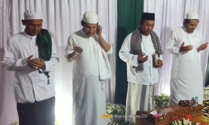 
					Demi Meneladani  Sifat Para Wali Allah Notaris Hasbi Rahman Gelar Haul Syech Samman.