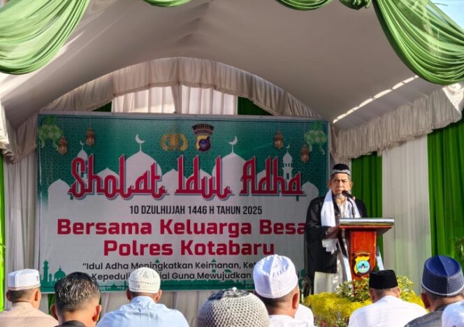 
					*Semarak Idul Adha 1446 H: Polres Kotabaru Gelar Shalat Id, Halal Bihalal, dan Tebar 18 Sapi Kurban*