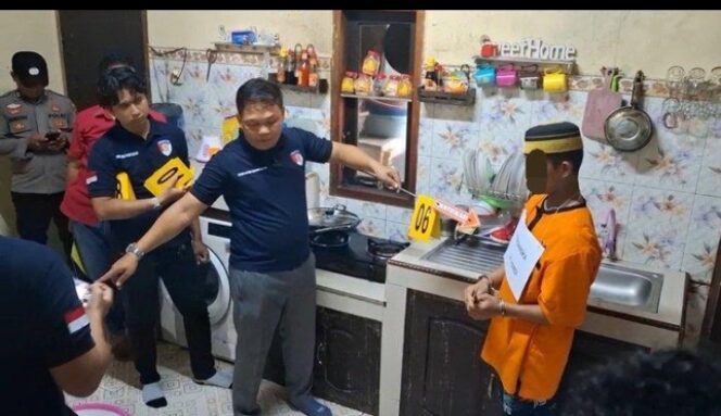
					Reka Ulang Penganiayaan Kakak Adik di Tanahbumbu Menguras Emosi, Adegan ke-10 Renggut Nyawa Korban