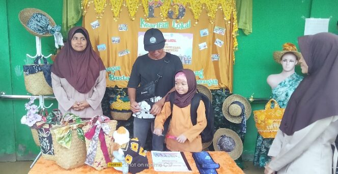 
					Gelar Karya Projek Penguatan Profil Pelajar Pancasila (P5) SLBN Tanah Bumbu.