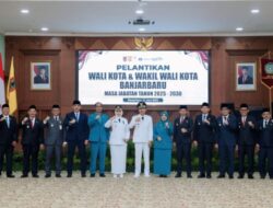Bupati Tanbu Andi Rudi Latif Hadiri Pelantikan Walikota dan Wakil Walikota Banjarbaru