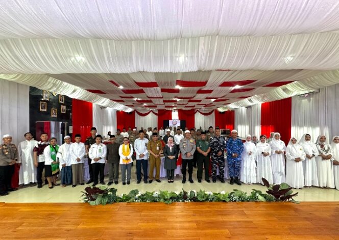 
					Doa Lintas Agama Warnai Rangkaian HUT ke-79 Bhayangkara di Polres Kotabaru*