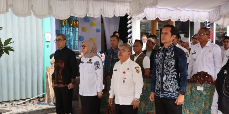 Pemprov Kalsel Dorong Lahirnya UMKM Kreatif melalui Program Pengembangan dan Pemberdayaan Daun Nanas Menjadi Produk Bernilai Tinggi