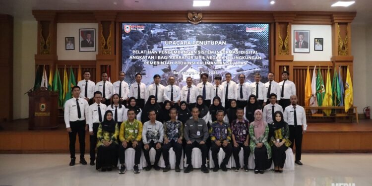 Menutup Pelatihan Pengembangan Sistem Informasi Digital Angkatan I, BPSDMD Kalsel Tekankan Pentingnya Transformasi Digital ASN