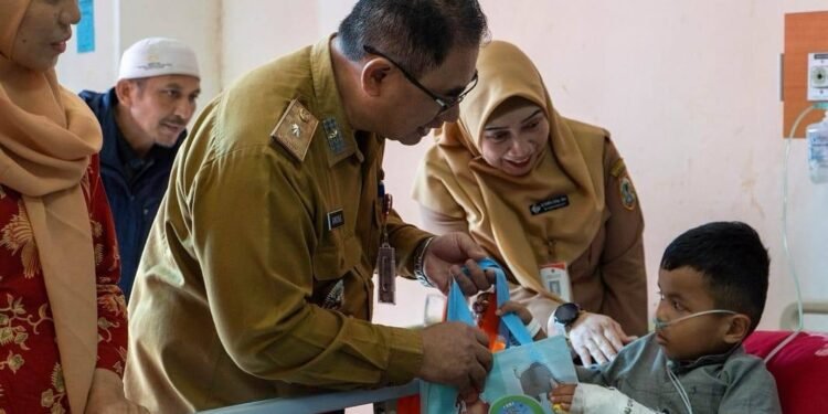Sambut Hari Anak Nasional, RSUD Ansari Saleh Gelar Bakti Sosial Kepada Pasien Anak 