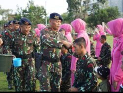 Sebanyak 19  Personel Brimob Batalyon B Pelopor Naik Pangkat, Disambut Tradisi dan Syukuran.