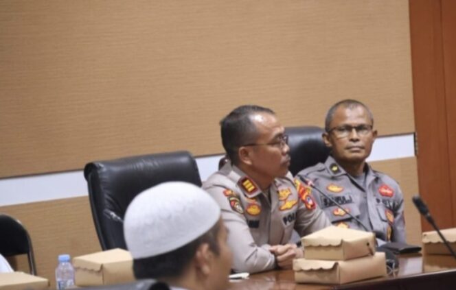 
					Kapolsek Setui dan Warga: Fokus pada THM dan Ancaman Peredaran Narkoba, “Dalam Dengar Pendapat Bersama DPRD Tanbu.
