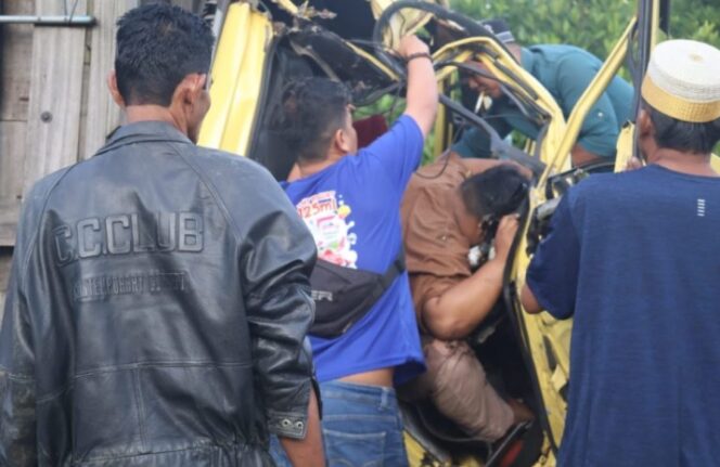 
					Supir Truk Tewas Tabrak Truk Kontainer Yang Parkir di Jalan Sepunggur.