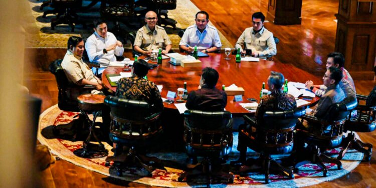 Pimpin Rapat Bersama DEN di Hambalang, Presiden Prabowo Bahas Strategi Ekonomi Nasional di Tengah Gejolak Global