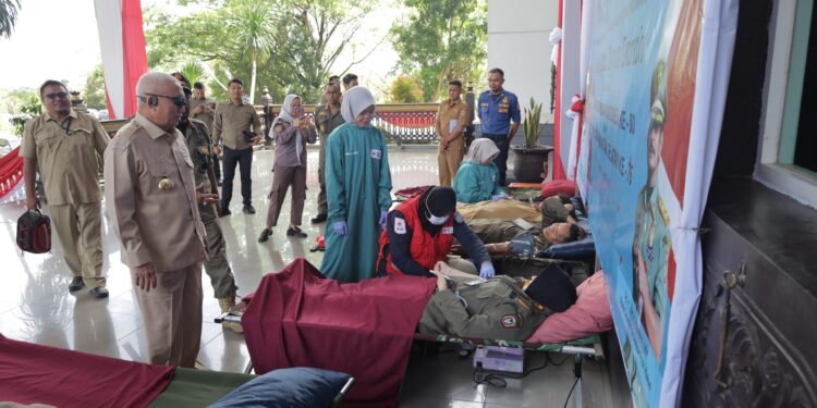 Peringati Hari Jadi Ke-75 Provinsi Kalsel, Satpol PP dan Damkar Gelar Aksi Donor Darah