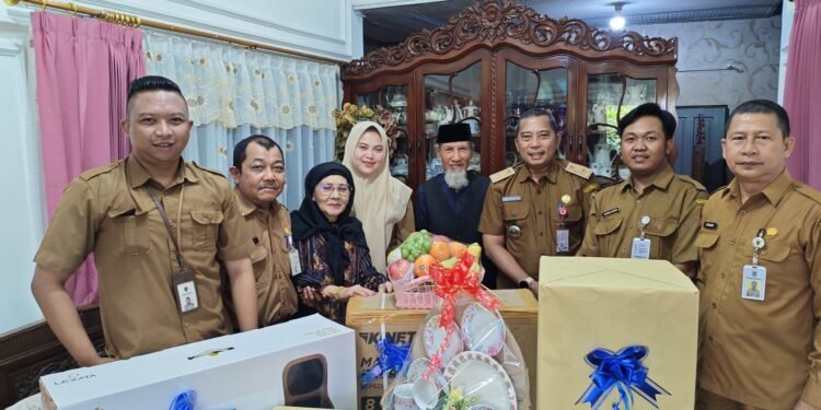 Pemprov Kalsel Lakukan Anjangsana Ke Kediaman 12 Gubernur dan Wakil Gubernur Kalsel Terdahulu