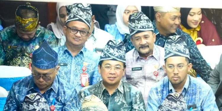 Hadiri Rapat Paripurna, Kadisdag Kalsel Dukung Semangat Pertumbuhan Ekonomi Inklusif dan Merata