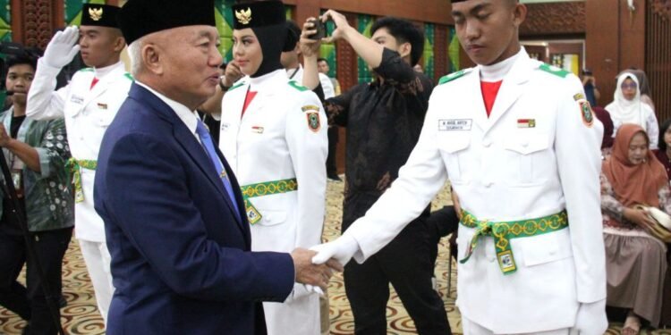 Gubernur Kalsel Kukuhkan Paskibraka Kalsel 2025, Putra Putri Terbaik Siap Kibarkan Merah Putih di HUT RI ke-80