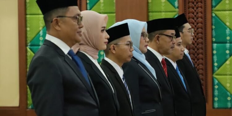 Gubernur Kalsel Melantik Tujuh Komisioner KPID Kalsel Periode 2025-2028
