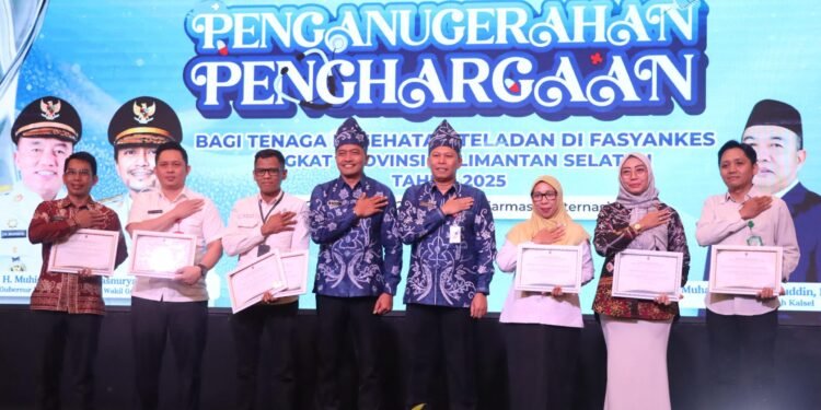 Dinkes Apresiasi Dedikasi Nakes Melalui Penganugerahan Penghargaan Tenaga Kesehatan Teladan di Fasyankes Tingkat Provinsi Kalsel 2025
