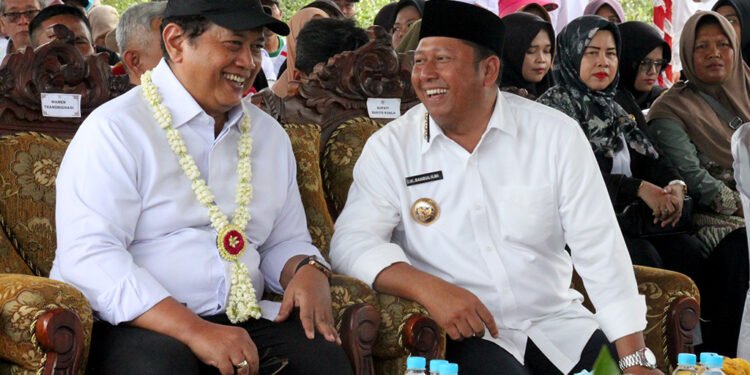 Wamen Transmigrasi RI Kunjungi Batola, Serahkan Bantuan Infrastruktur dan Tegaskan Peran Strategis Program Transmigrasi
