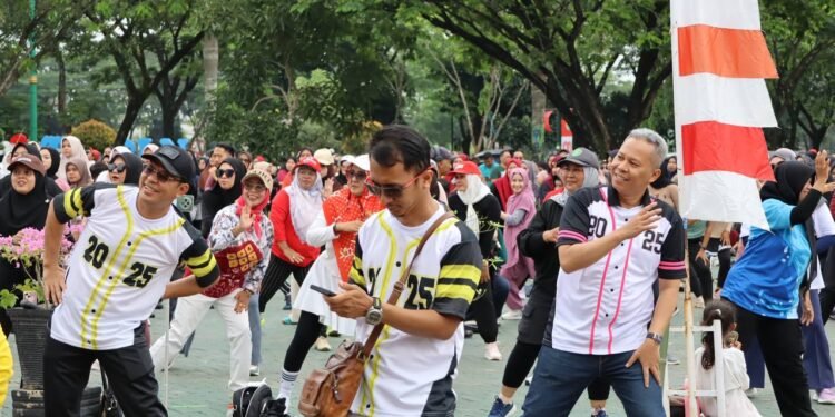 Ribuan Warga Tapin Meriahkan Senam Ceria dan Kampanye Gema Cermat HUT ke-80 RI