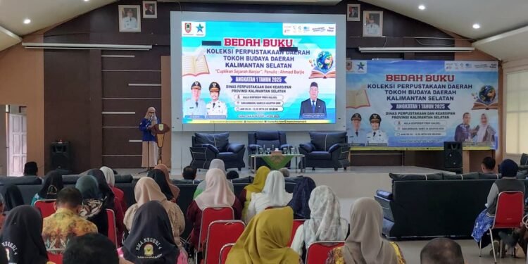 Dispersip Kalsel Angkat Karya Ahmad Barjie dalam Bedah Buku Sejarah Banjar