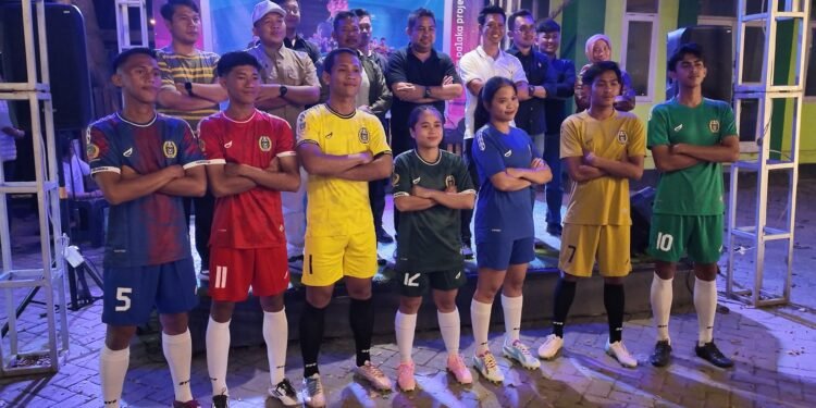 KONI dan Askab PSSI Tanah Bumbu Luncurkan Jersey Tim Sepak Bola untuk Porprov 2025