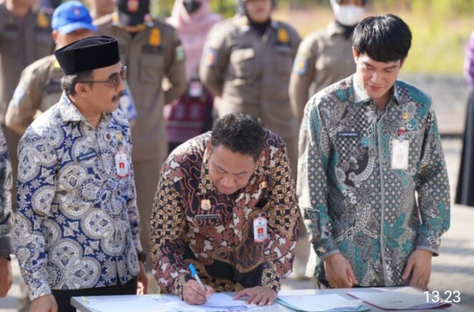 
					Disdukcapil Tanbu Perkuat Sinergi Layanan Publik, Teken Kerjasama dengan Satpol PP-Damkar dan Diskominfo.
