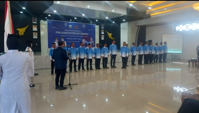 
					Ketua PWI Provensi Kalsel Lantik Pengurus PWI Kotabaru Periode 2025–2028.
