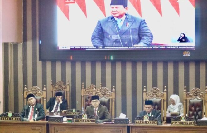 
					Jelang HUT RI ke- 80   DPRD Dan Pemkab Tanbu  Mendengarkan Pidato Kenegaraan Presiden RI Prabowo Subianto.