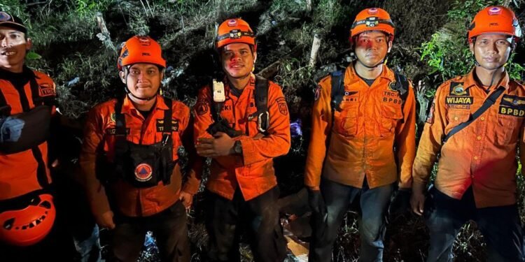 Tim BPBD Kalsel Ceritakan Pengalaman Berat di Medan Pencarian Helikopter di Mantewe