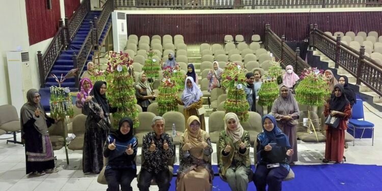 Helmawati Juarai Lomba Payung Kembang Disdikbud Kalsel 2025, Angkat Tradisi Banua