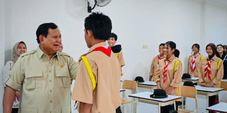 Siswa-Siswi SRMA Margaguna Haru dan Bahagia Disapa Presiden Prabowo