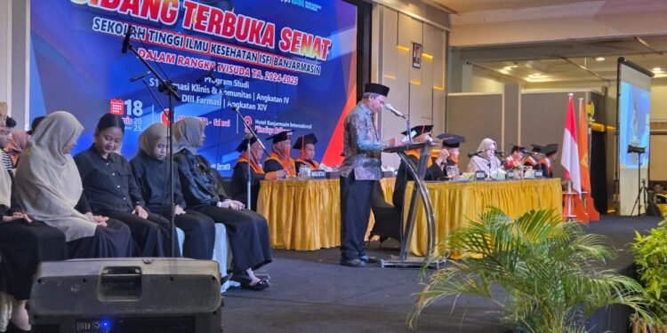 Gubernur Kalsel Hadiri Wisuda STIKES ISFI Banjarmasin