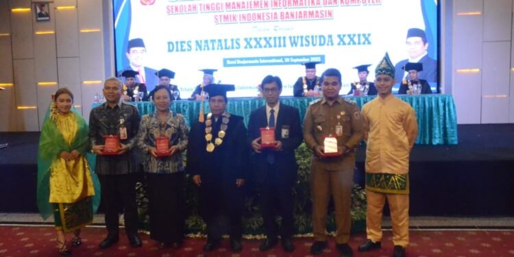 Pemprov Kalsel Apresiasi Dies Natalis ke-33 Sekaligus Wisuda ke-29 STIMIK Indonesia