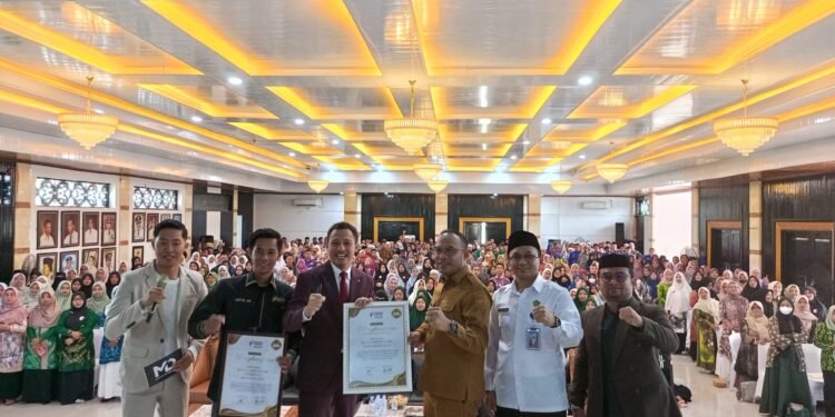 Sebanyak 800 guru madrasah mengikuti seminar nasional