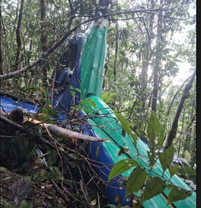 
					Tim SAR Sudah Menemukan  Helikopter PT Eastindo Air  Di Hutan Mentewe, Korban Di Evakuasi.